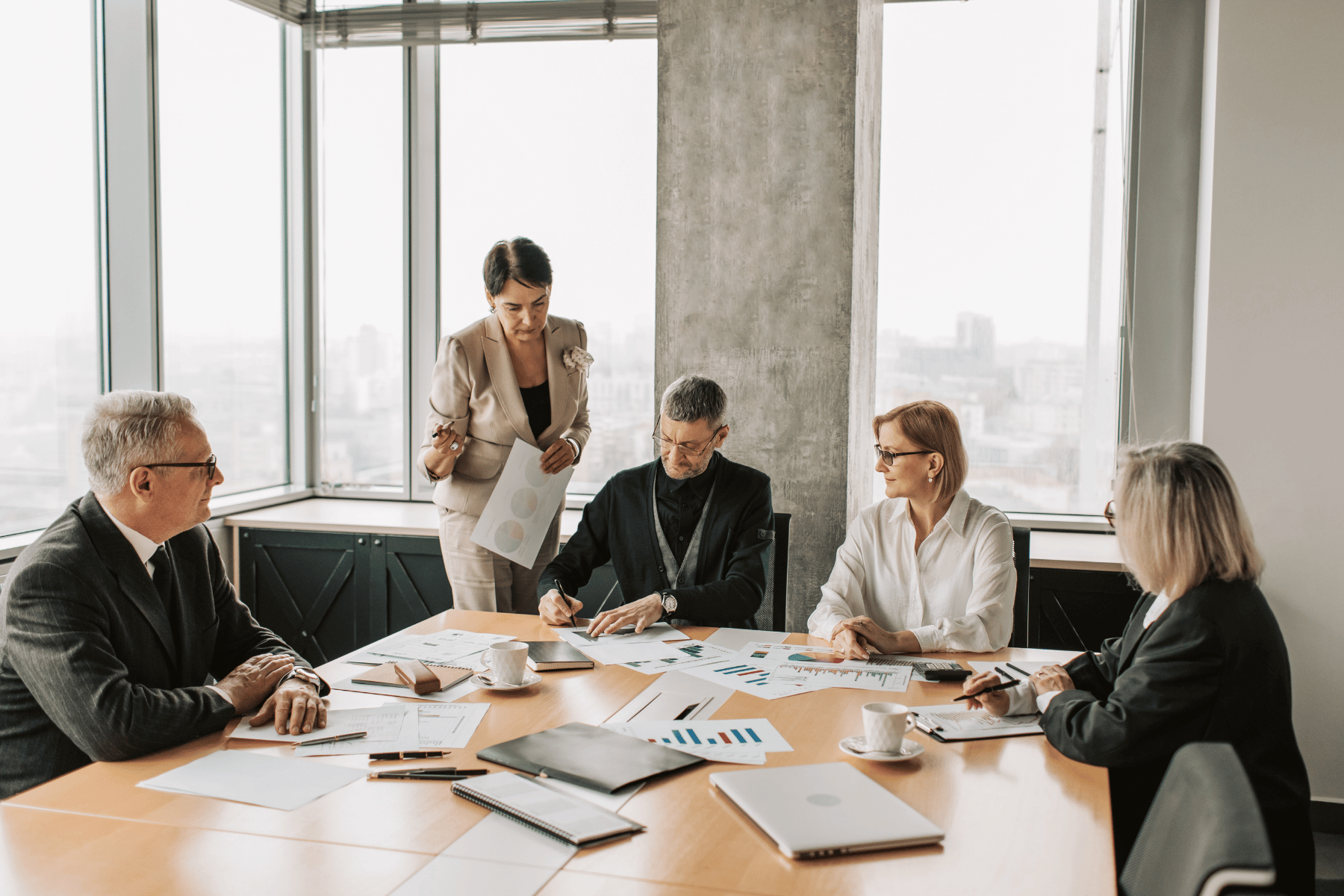 captive-group-talking-about-reinsurance