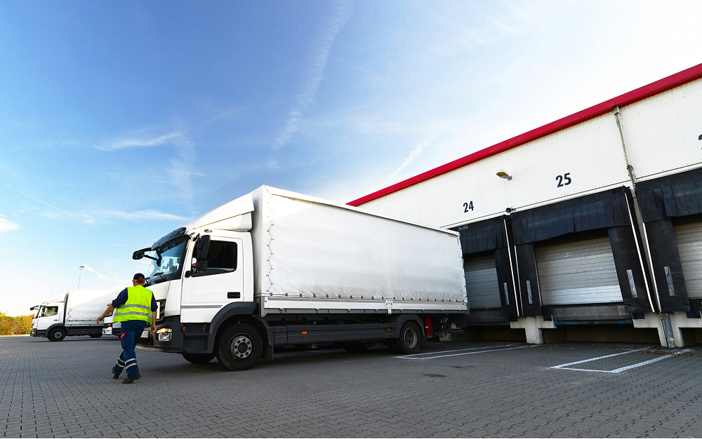 Fleet truck at warehouse dock - top 5 Global Broker Fleet truck at warehouse dock - top 5 Global Broker