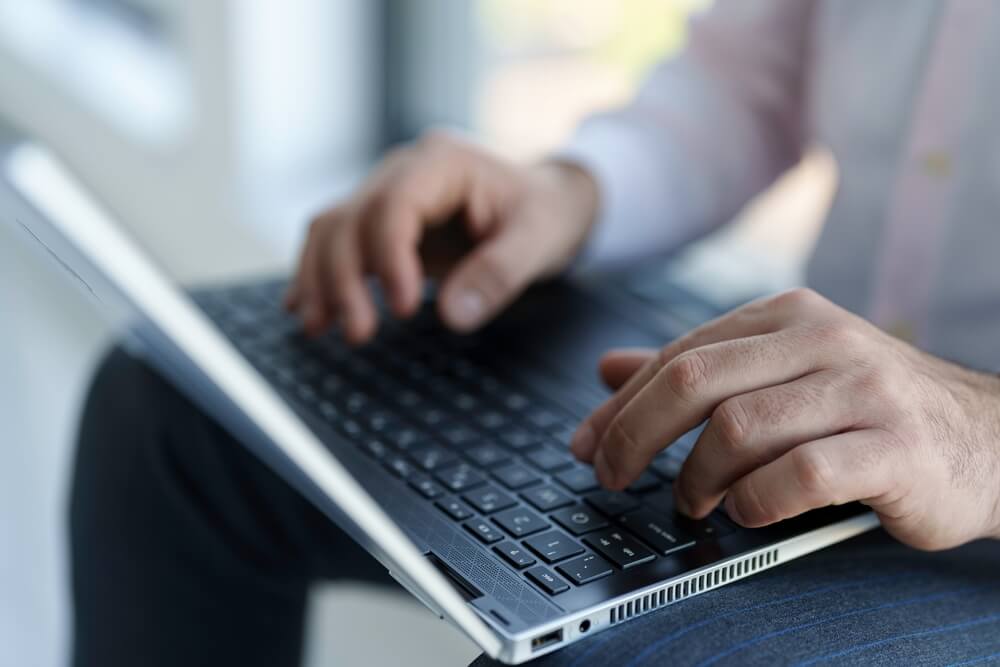 image of driver taking ehs elearning course on driver safety